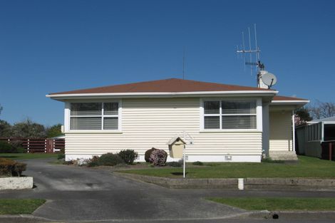 Photo of property in 16 Ilford Place, Awapuni, Palmerston North, 4412