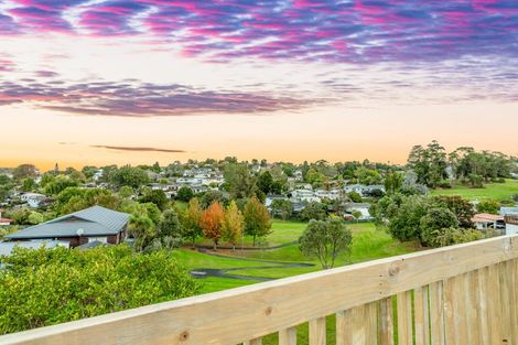 Photo of property in 21 Breenagh Place, Massey, Auckland, 0614