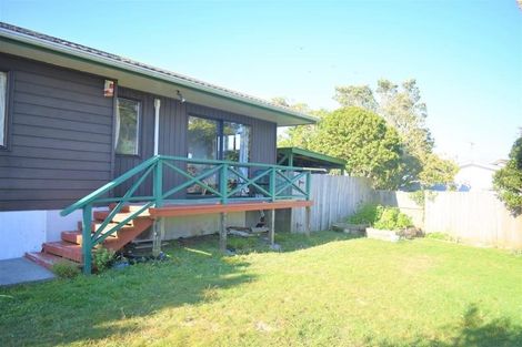 Photo of property in 39a Horokiwi Road West, Newlands, Wellington, 6037