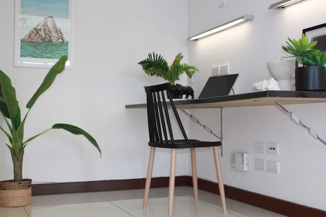 Photo of property in 41a Tamworth Crescent, Newlands, Wellington, 6037