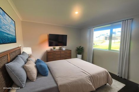 Photo of property in 14 James Elliot Way, Pokeno, 2402