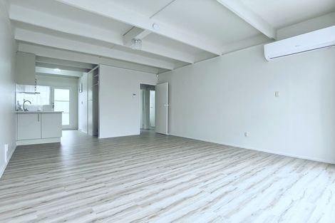 Photo of property in 2/39 Rathgar Road, Henderson, Auckland, 0610