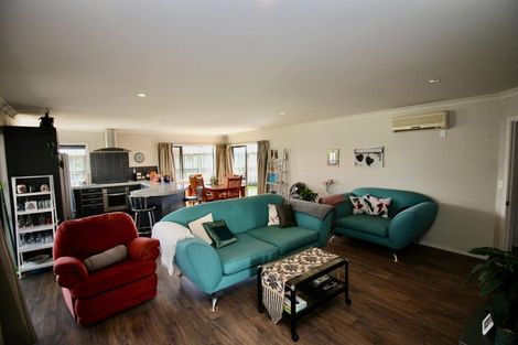 Photo of property in 52 Kupe Drive, Whitianga, 3510