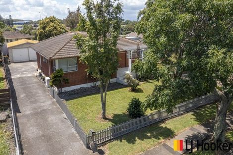 Photo of property in 8 Leaver Place, Weymouth, Auckland, 2103