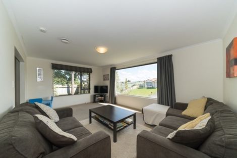 Photo of property in 30 Logan Way, Kelvin Grove, Palmerston North, 4414