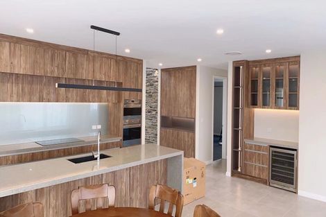 Photo of property in 35 Maka Terrace, Orewa, 0931