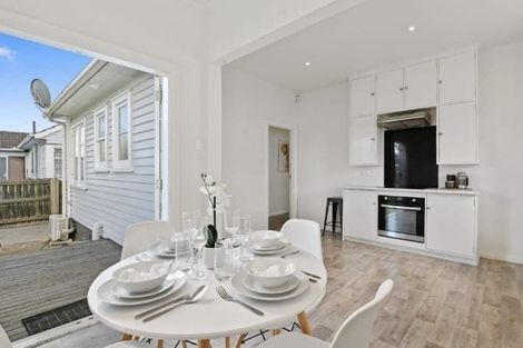 Photo of property in 8 Wallace Crescent, Glenholme, Rotorua, 3010