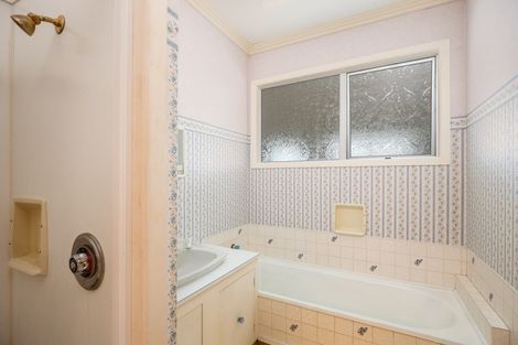 Photo of property in 7 Waimea Street, Westown, New Plymouth, 4310