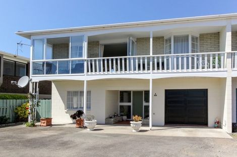 Photo of property in 2/498 Devon Street East, Strandon, New Plymouth, 4312