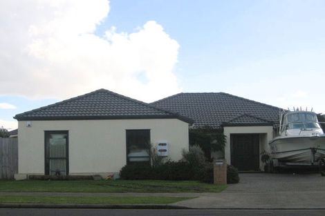 Photo of property in 27 Armoy Drive, East Tamaki, Auckland, 2016