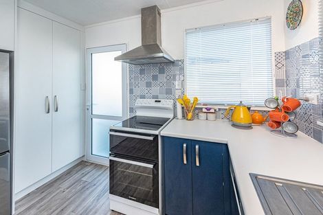 Photo of property in 16 Cambridge Street, Gonville, Whanganui, 4501