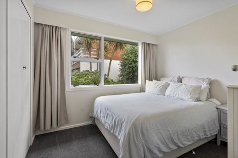 Photo of property in 10 Whitby Place, Westown, New Plymouth, 4310