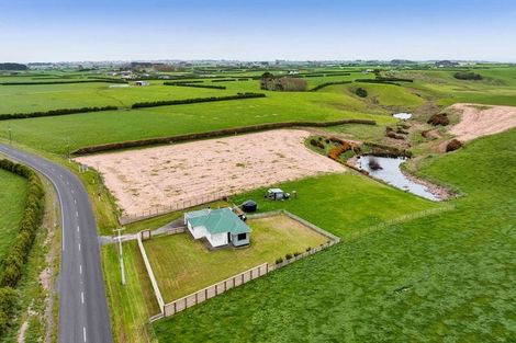 Photo of property in 253 Mawhitiwhiti Road, Normanby, Hawera, 4675