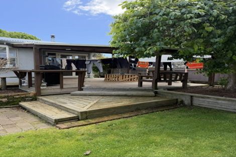 Photo of property in 162 Weraroa Road, Levin, 5510