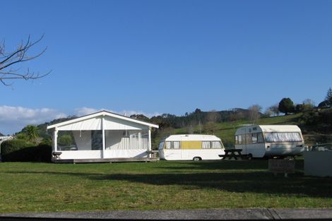 Photo of property in 12 Martin Place, Cooks Beach, Whitianga, 3591