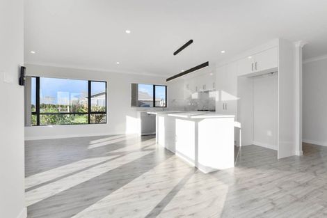 Photo of property in 40 Koroheke Road, Takanini, 2110