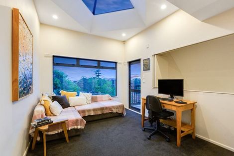 Photo of property in 15 Bank Road, Northland, Wellington, 6012