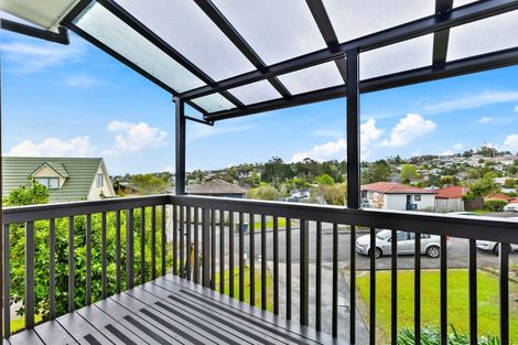 Photo of property in 13 Frosses Place, Massey, Auckland, 0614