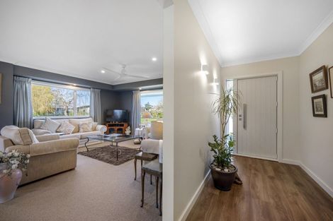 Photo of property in 1 Willow Drive, Taradale, Napier, 4112