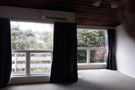 Photo of property in 2 Goddard Grove, Churton Park, Wellington, 6037