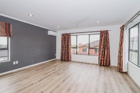 Photo of property in 16 Kinmont Rise, East Tamaki Heights, Auckland, 2016