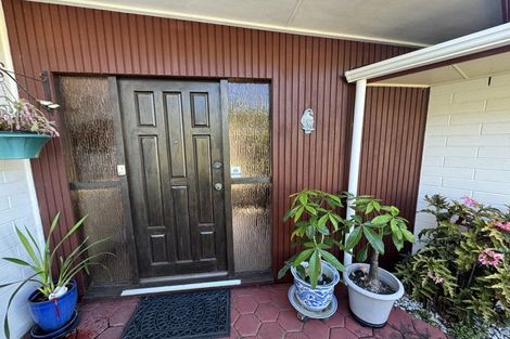 Photo of property in 3 Murano Place, Chatswood, Auckland, 0626