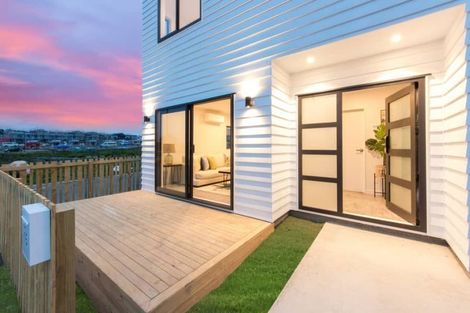 Photo of property in 15 Tahingamanu Road, Hobsonville, Auckland, 0616