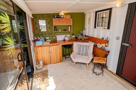 Photo of property in 50 Oxford Terrace, Coromandel, 3506