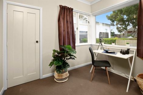 Photo of property in 53 Carey Street, Maeroa, Hamilton, 3200