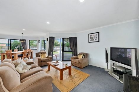 Photo of property in 21 Waiwherowhero Drive, St Andrews, Hamilton, 3200