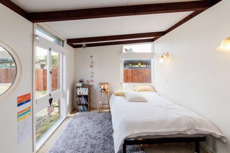 Photo of property in 37 Montgomery Terrace, Hokowhitu, Palmerston North, 4410