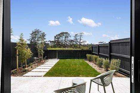 Photo of property in 9 Golden Fall Road, Hobsonville, 0616