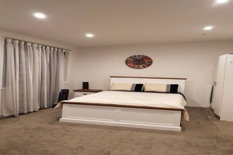 Photo of property in 1/44 Deuxberry Avenue, Northcote, Auckland, 0627