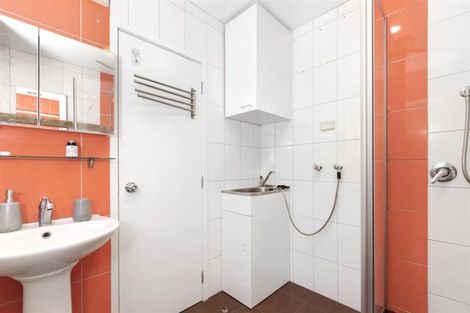 Photo of property in 1/2 Tristram Avenue, Forrest Hill, Auckland, 0620