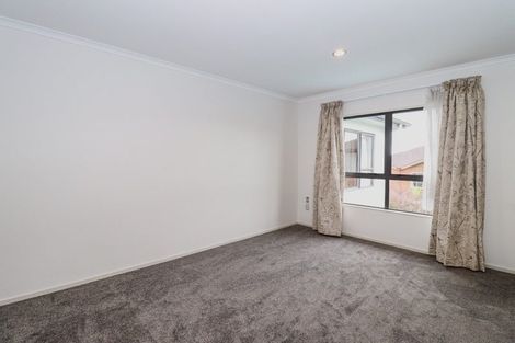 Photo of property in 16 Kinmont Rise, East Tamaki Heights, Auckland, 2016