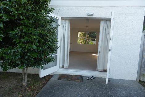 Photo of property in 1/2 Prebble Place, Mission Bay, Auckland, 1071