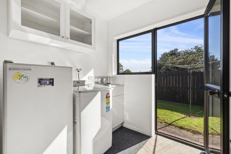 Photo of property in 2/10 Great South Road, Papakura, 2110