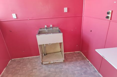 Photo of property in 32 Luff Place, Westport, 7825