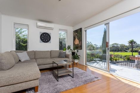 Photo of property in 126 Archibald Road, Kelston, Auckland, 0602