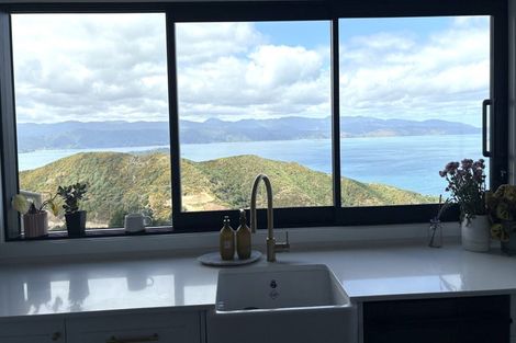 Photo of property in 37 Boeing Way, Newlands, Wellington, 6037