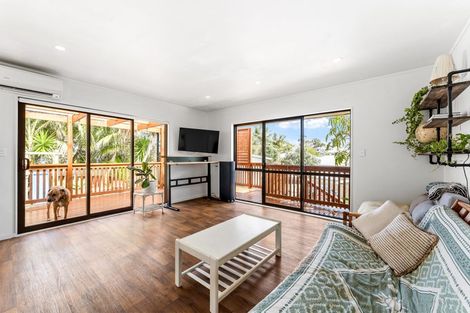 Photo of property in 30b Gledstane Road, Stanmore Bay, Whangaparaoa, 0932