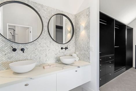 Photo of property in 286 Hurstmere Road, Takapuna, Auckland, 0622