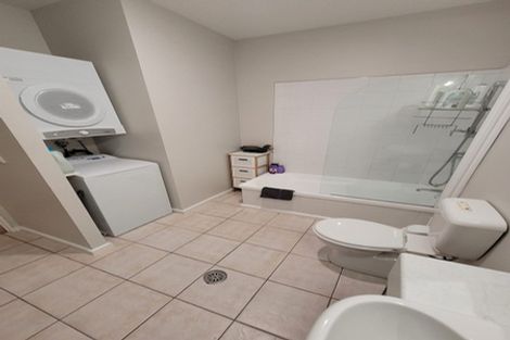 Photo of property in Stadium Garden Flats, 315/107 Thorndon Quay, Pipitea, Wellington, 6011