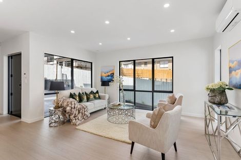 Photo of property in 17b Kathleen Street, Totara Vale, Auckland, 0627