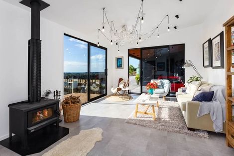 Photo of property in 221 Huia Street, Waikanae, 5391