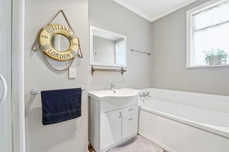 Photo of property in 111 Carlton Avenue, Tawhero, Whanganui, 4501