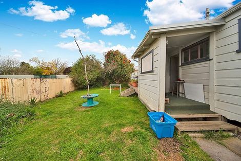 Photo of property in 70 Ketemarae Road, Normanby, Hawera, 4614