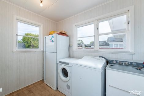 Photo of property in 33 Garden Road, Avalon, Lower Hutt, 5011