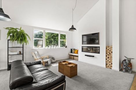 Photo of property in 223 Muritai Road, Eastbourne, Lower Hutt, 5013