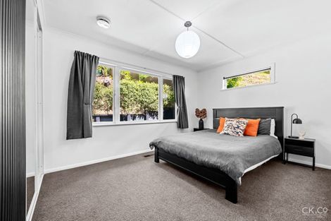 Photo of property in 74 Elmslie Road, Pinehaven, Upper Hutt, 5019